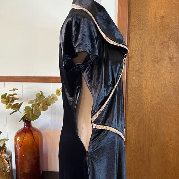 LIKA STEEL Velour Fit & Flare Midi Dress Short Sleeve Collar‎ Black Size Large - Picture 3 of 8